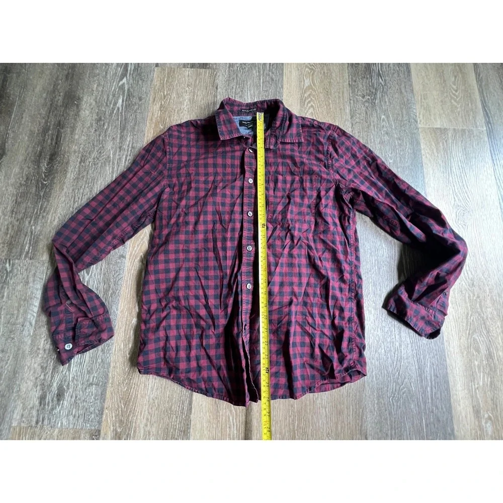 Banana Republic Button Down Mens M Red Black Buffalo Check Untucked Fit Cotton